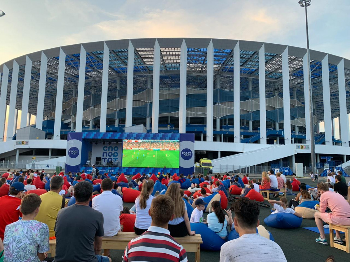 Более тысячи нижегородцев смотрели трансляцию матча между сборными России и Сан-Марино на площадке «Спорт Порт»