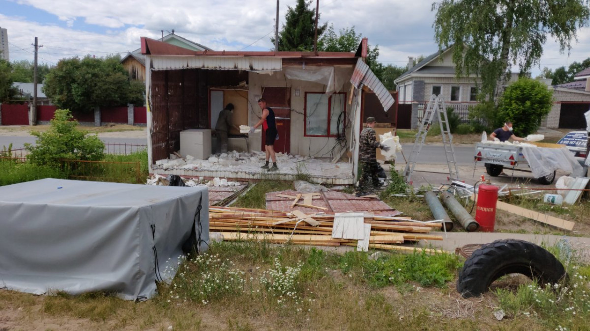 39 незаконных торговых объектов демонтировали в Сормовском районе с начала года