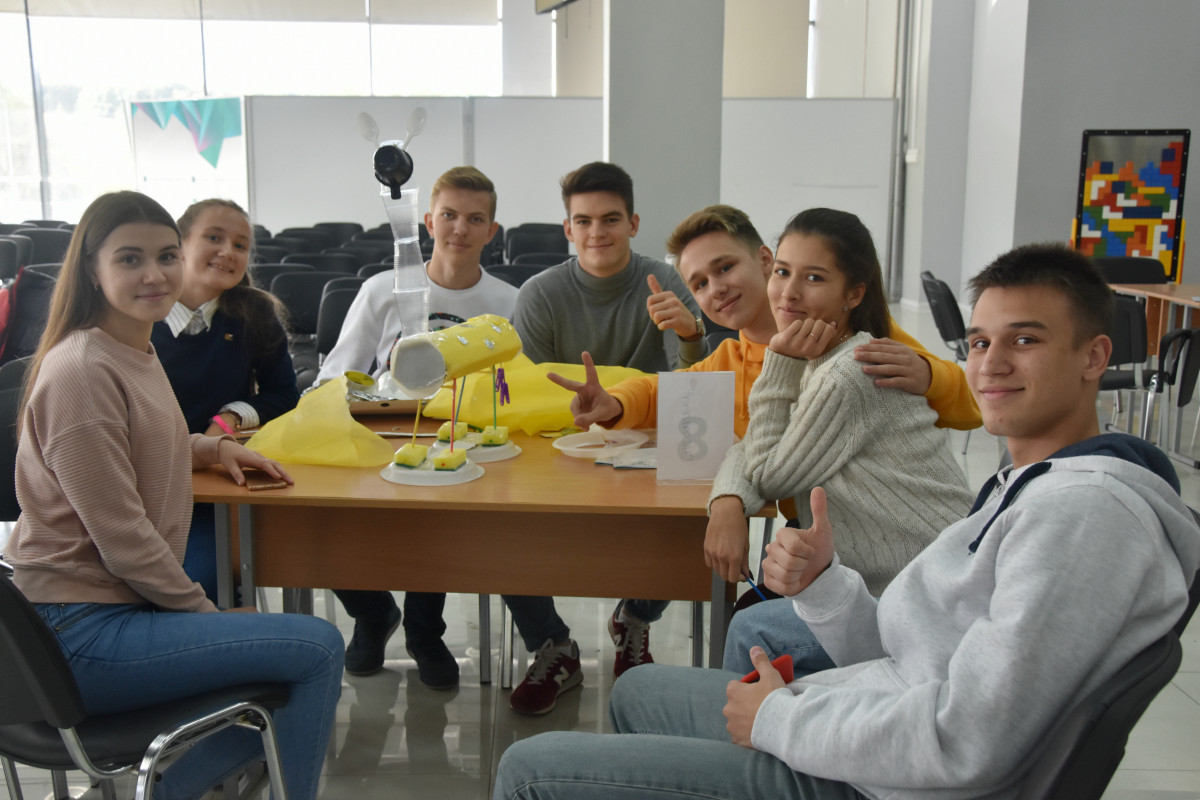 Школьников и студентов научили строить бизнес в «Анкудиновке»