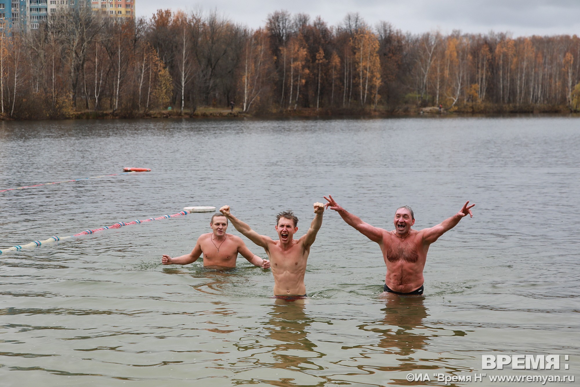 Нижегородские «моржи» открыли зимний купальный сезон