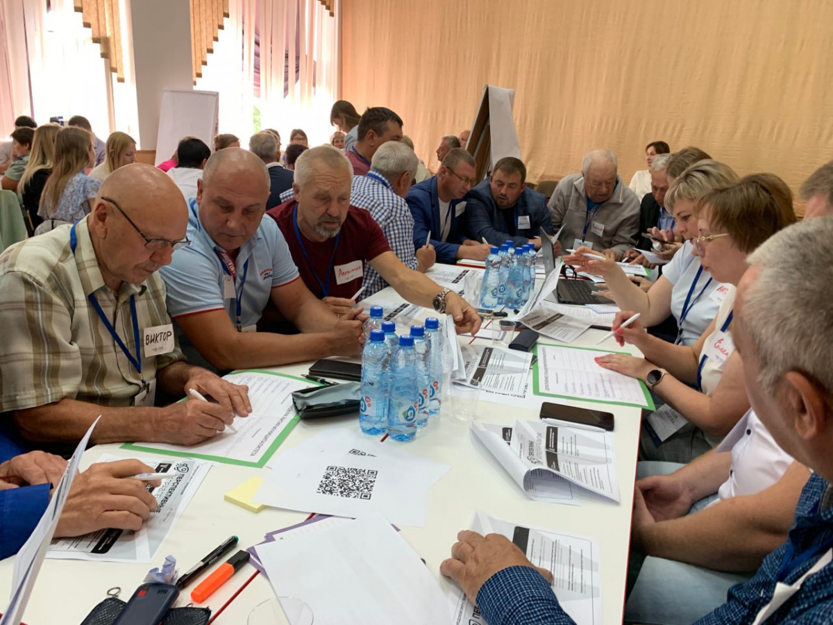 Участники стратсессии в Перевозе представили инициативы по созданию центров досуга для сельчан и возрождению заготовительных контор