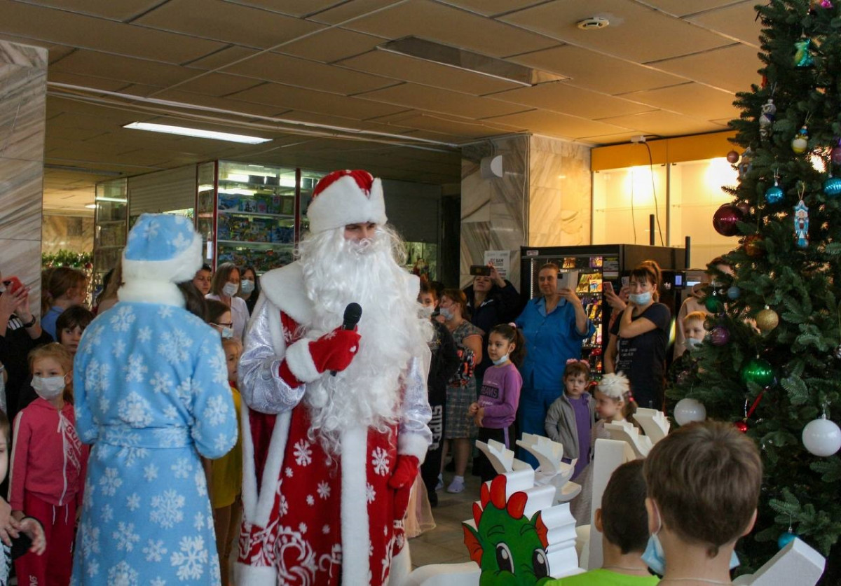 Участники проекта «Обучение служением» Мининского университета провели праздник в детской больнице