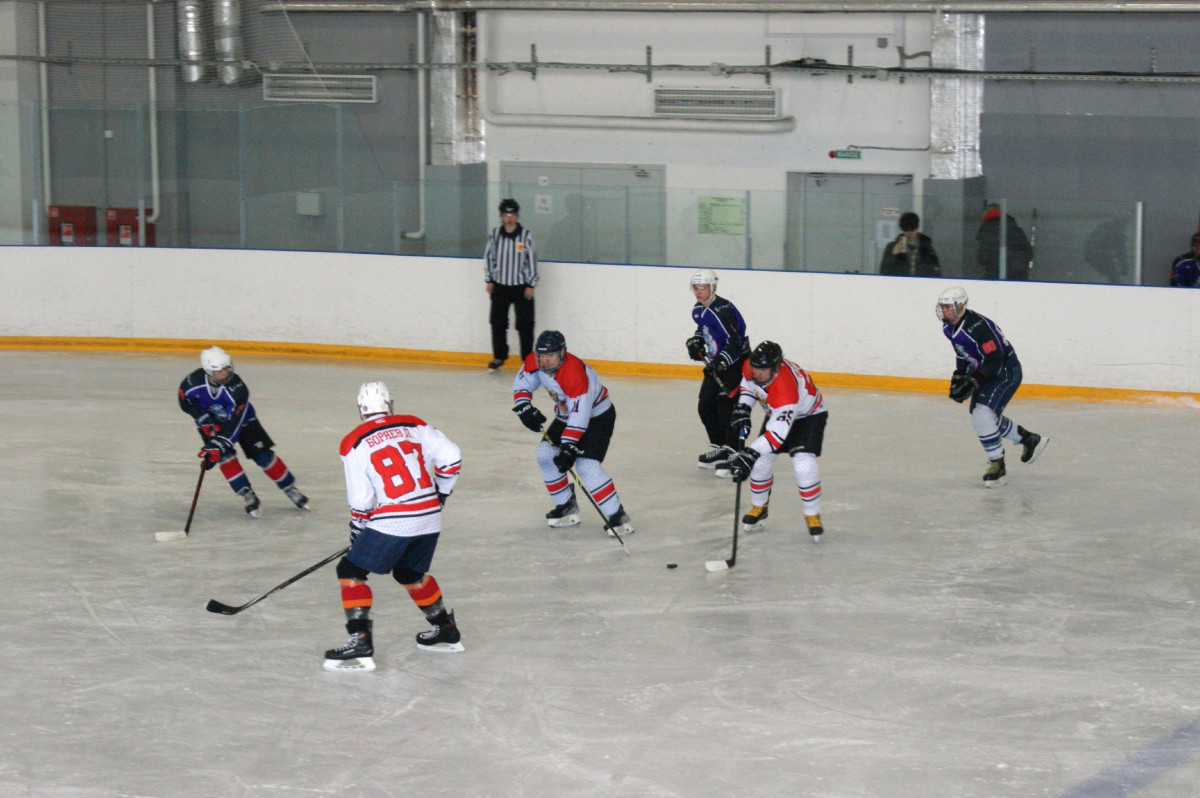 Команда ХК «Комета» победила в турнире по хоккею среди спортсменов-любителей