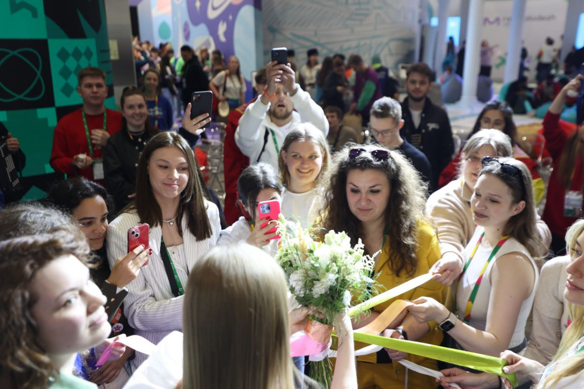 Нижегородцы продемонстрировали обрядовые свадебные традиции на Всемирном фестивале молодежи