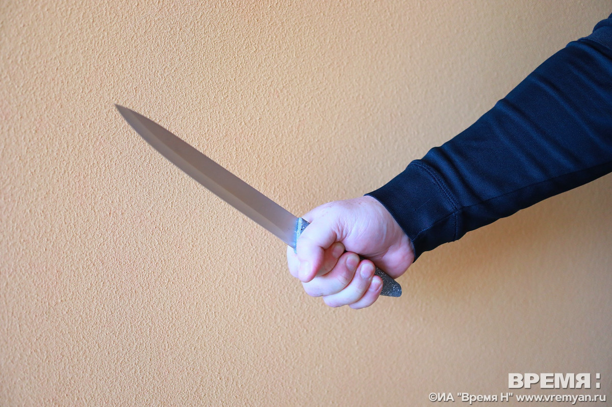 Мужчина с ножом ограбил магазин на улице Прыгунова