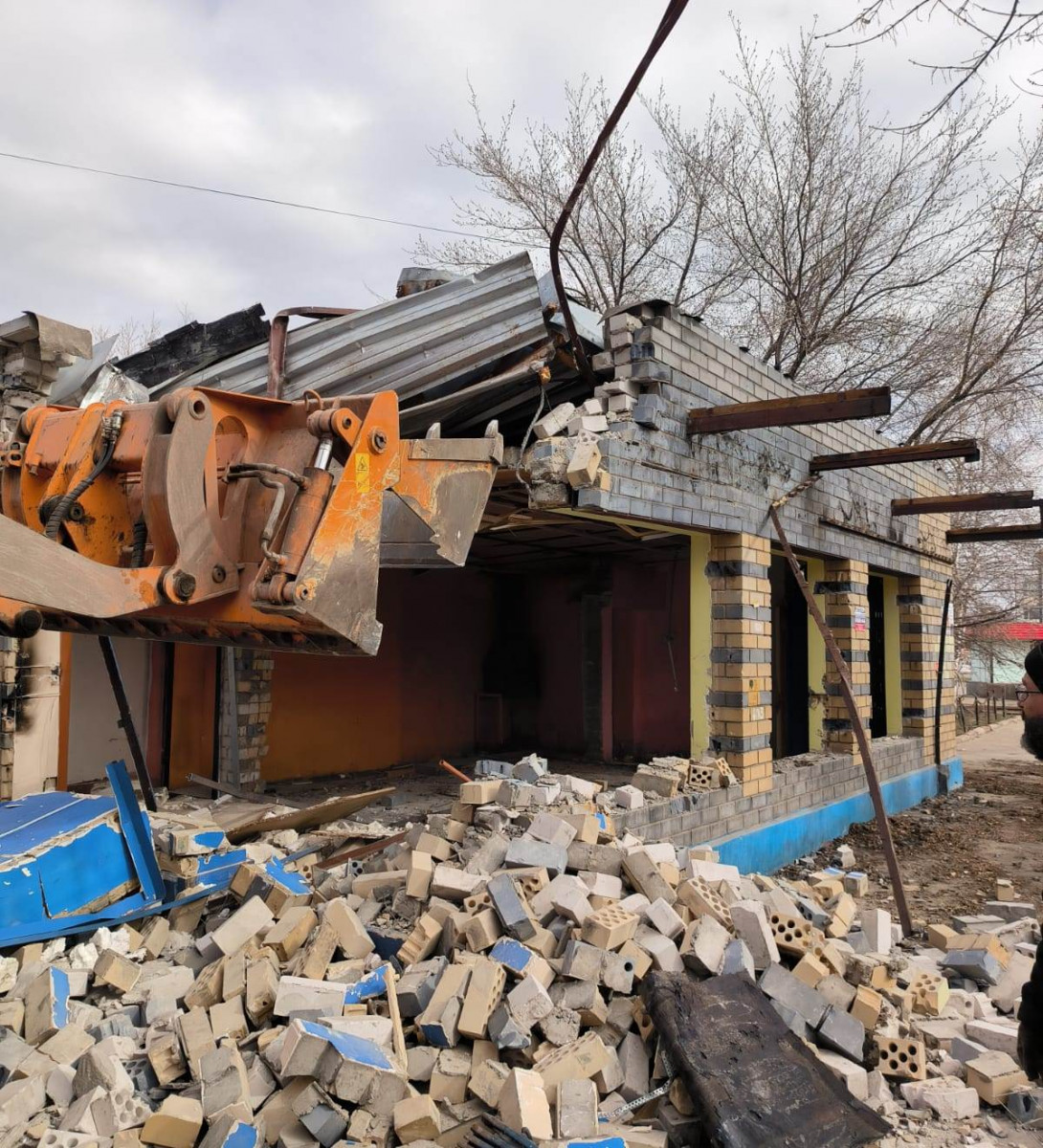 Незаконно установленный торговый объект снесли в Автозаводском районе